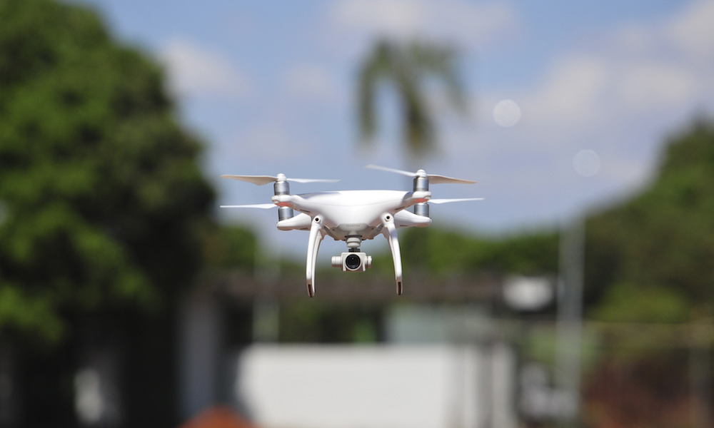 Drones em teste flagram quase 400 infrações de trânsito em um mês no DF